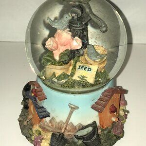Spring Garden Battery Operated Snow Globe with Glitter